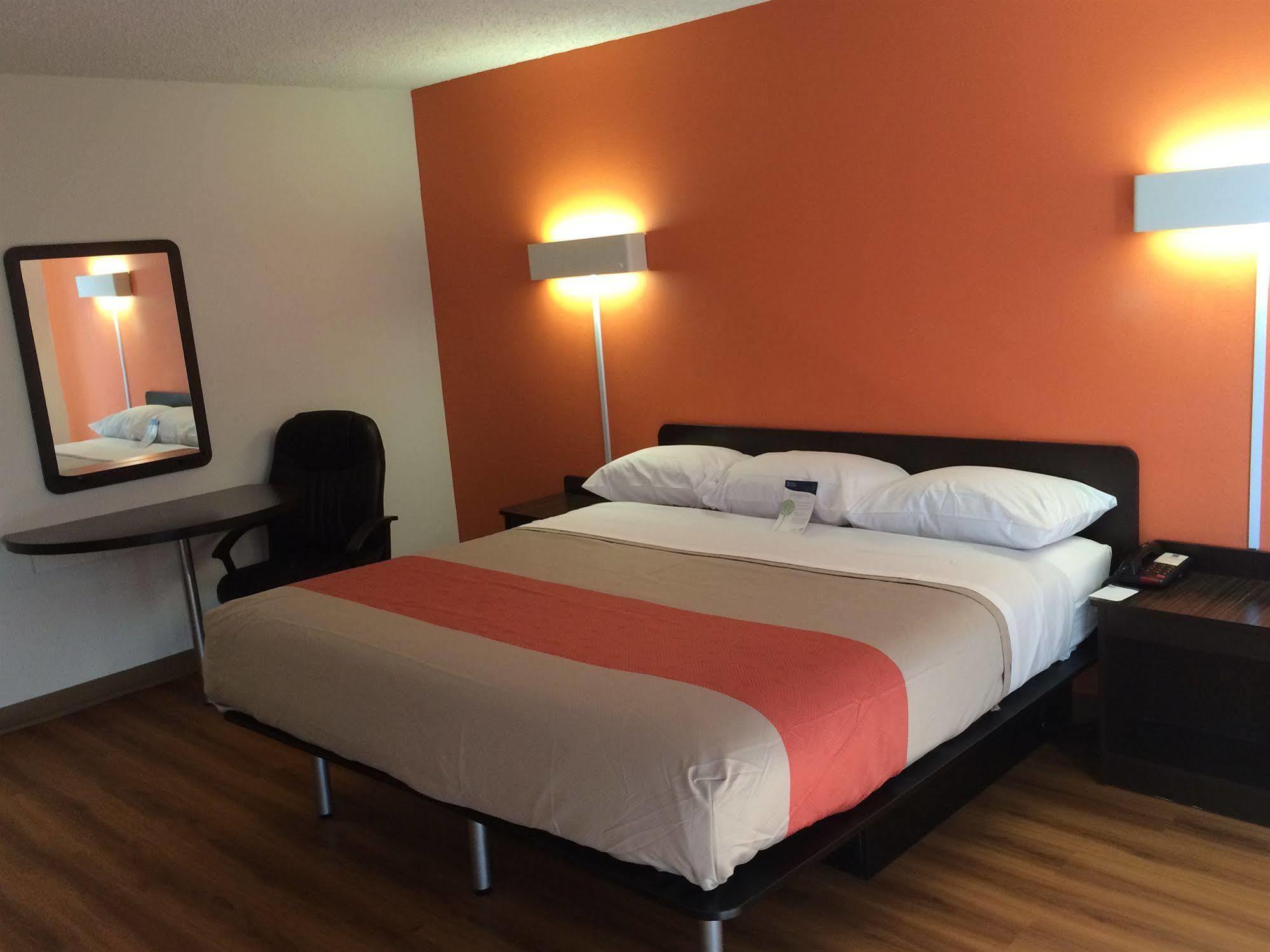 Motel 6-Fort Worth, Tx - Downtown East Екстер'єр фото